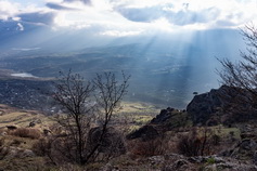 лучи солнца через облака долина привидений гора демерджи Крым