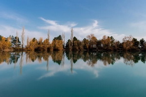 бирюзовое озеро в Крыму