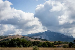 гора Ат-Баш в облаках