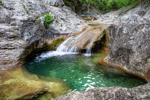ванна в каньоне Крыма