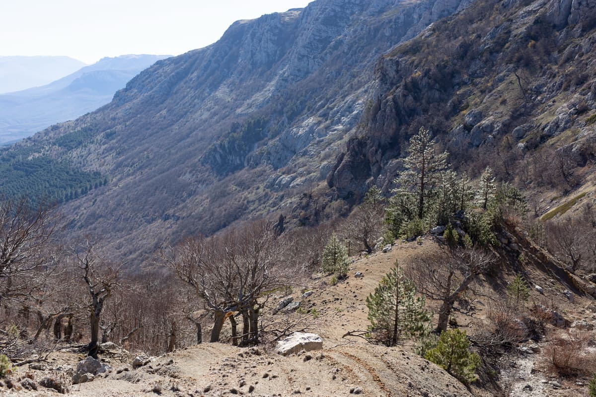 Перевал Чигенитра-богаз в походе по горам Крыма