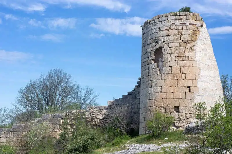 Сюйренская крепость в походе по Крыму