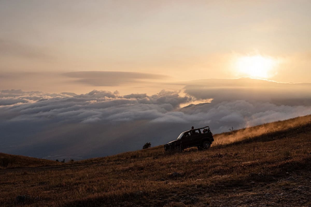 джип туры на гору Демерджи на закате