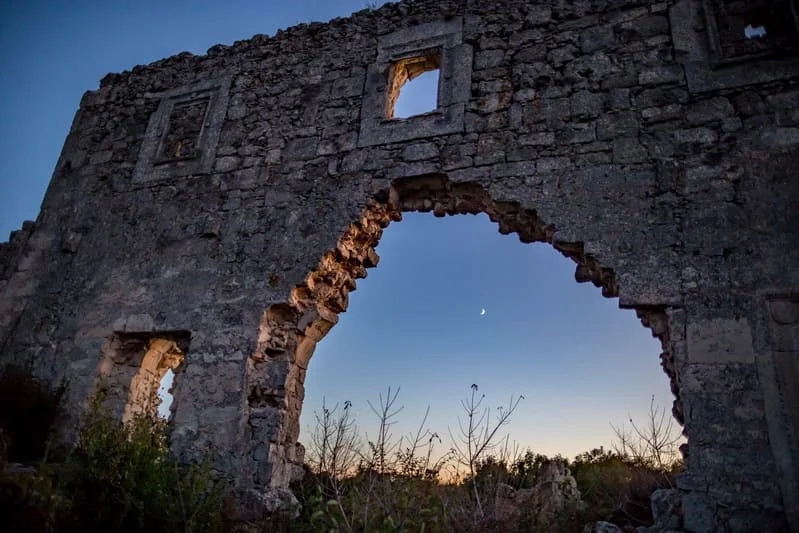 крепость мангуп на горе баба-даг походы по Крыму