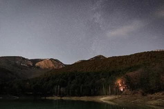 Бирюзовое озеров ночью в Крыму