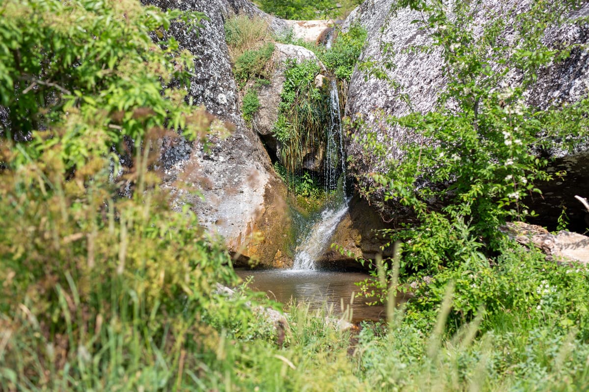 Водопад Джурла не далеко от седлвины Демерджи